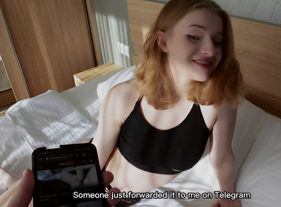 Irmão descobre que sua meia-irmã está filmando no pornhub